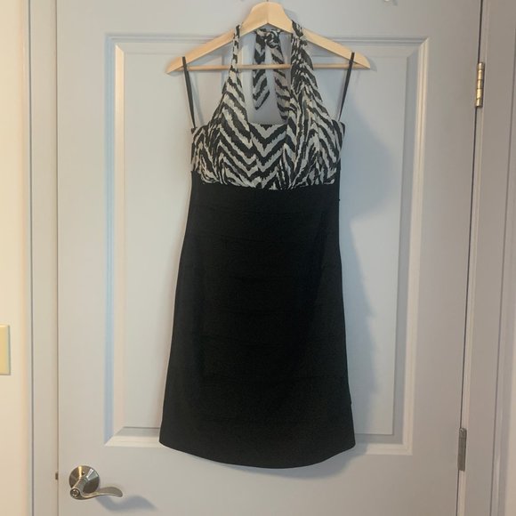 En Focus Studio Black Dress in Size 10 and Like New Condition - Picture 5 of 7